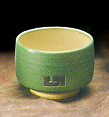 Regular teacup with black designs