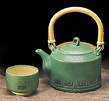 Teapot with black designs