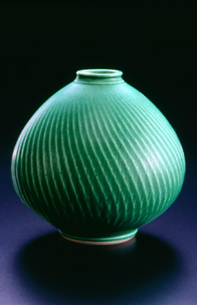Chatter vase